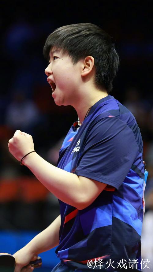 孙颖莎以4-1击败王晓彤 成功跻身十五运会女单八强 孙颖莎以4-1击败王晓彤 成功跻身十五运会女单八强